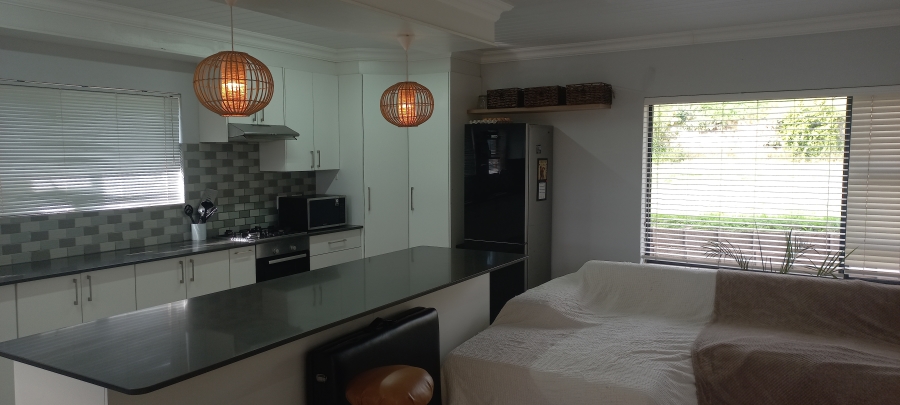 2 Bedroom Property for Sale in Fraaiuitsig Western Cape